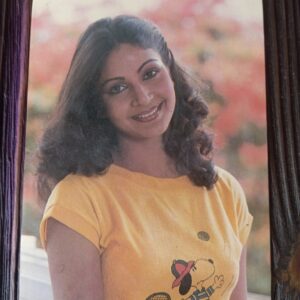 Rati Agnihotri * Vintage Bollywood Postcard * (Ruby) (28)