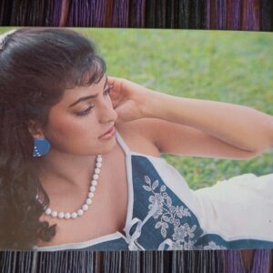 Juhi Chawla * Vintage Bollywood Postcard * (BAR) (1151)