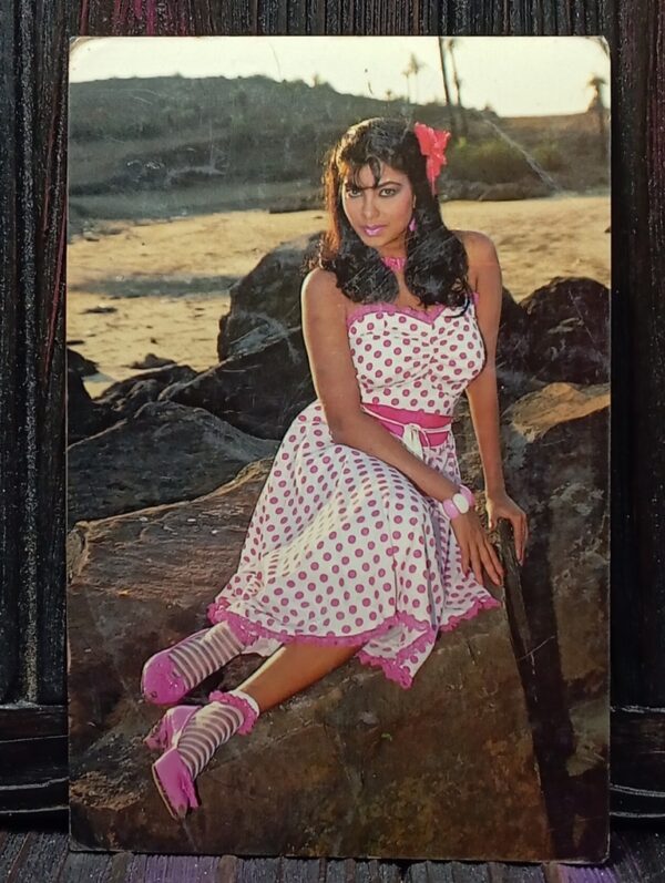 Kimi Katkar * Vintage Bollywood Postcard * (Venus) (F 116)