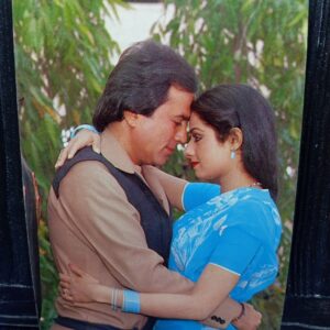 Sridevi Rajesh Khanna * Vintage Bollywood Postcard * (BAP) (330)