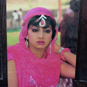 Sridevi * Vintage Bollywood Postcard * (VENUS) (F 328)