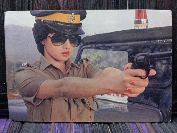 Sridevi * Vintage Bollywood Postcard * (RC) (PC-800)