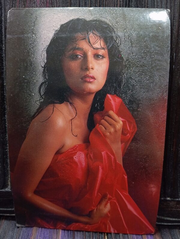 Madhuri Dixit * Vintage Bollywood Postcard * (RC) (PC-978)