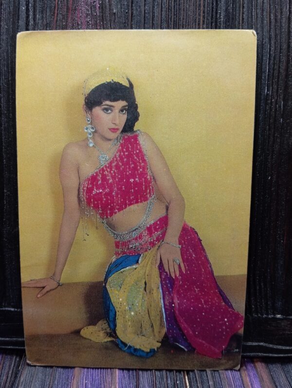 Madhuri Dixit * Vintage Bollywood Postcard * (Shalimar) (137)