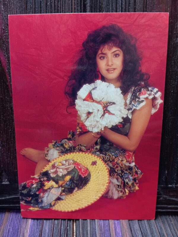 Divya Bharati* Vintage Bollywood Postcard * (PS) (PC-1733)