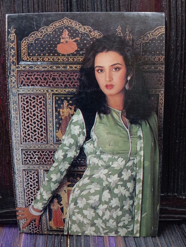 Farha Naaz * Vintage Bollywood Postcard * (RC) (PC-1024)