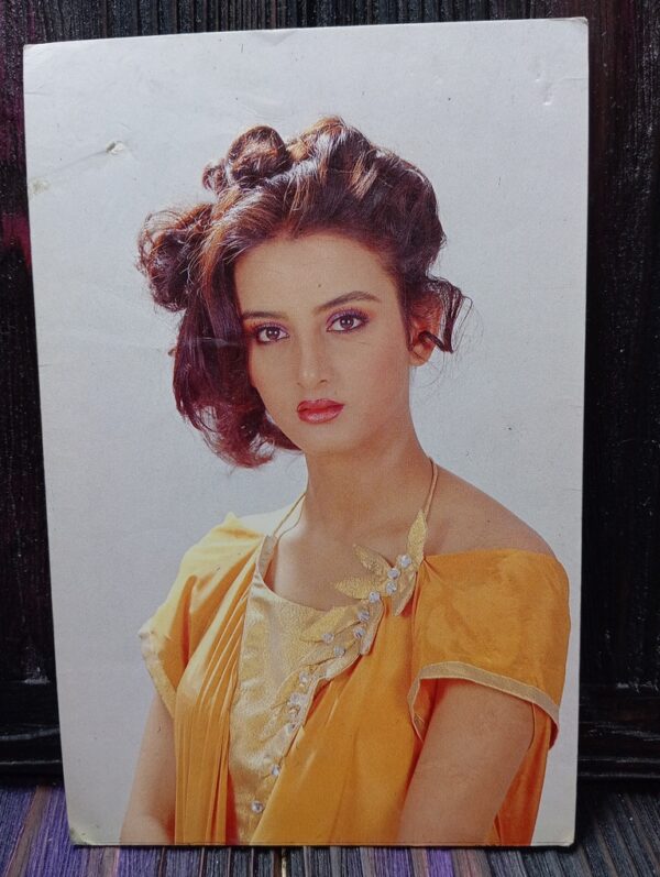 Farha Naaz * Vintage Bollywood Postcard * (BAP) (1446)