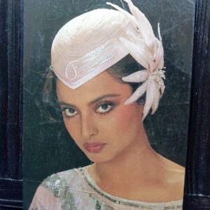 Rekha * Vintage Bollywood Postcard * (Venus) (F168)