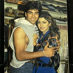 Shilpa Shetty Akshay Kumar * Vintage Bollywood Postcard * (Crown) (WN)