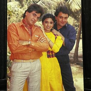 Juhi Chawla Rishi Kapoor Jeetendra * Vintage Bollywood Postcard * (BAP) (1548)