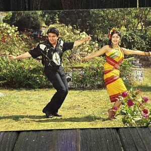 Juhi Chawla Rishi Kapoor * Vintage Bollywood Postcard * (BAP) (1319)