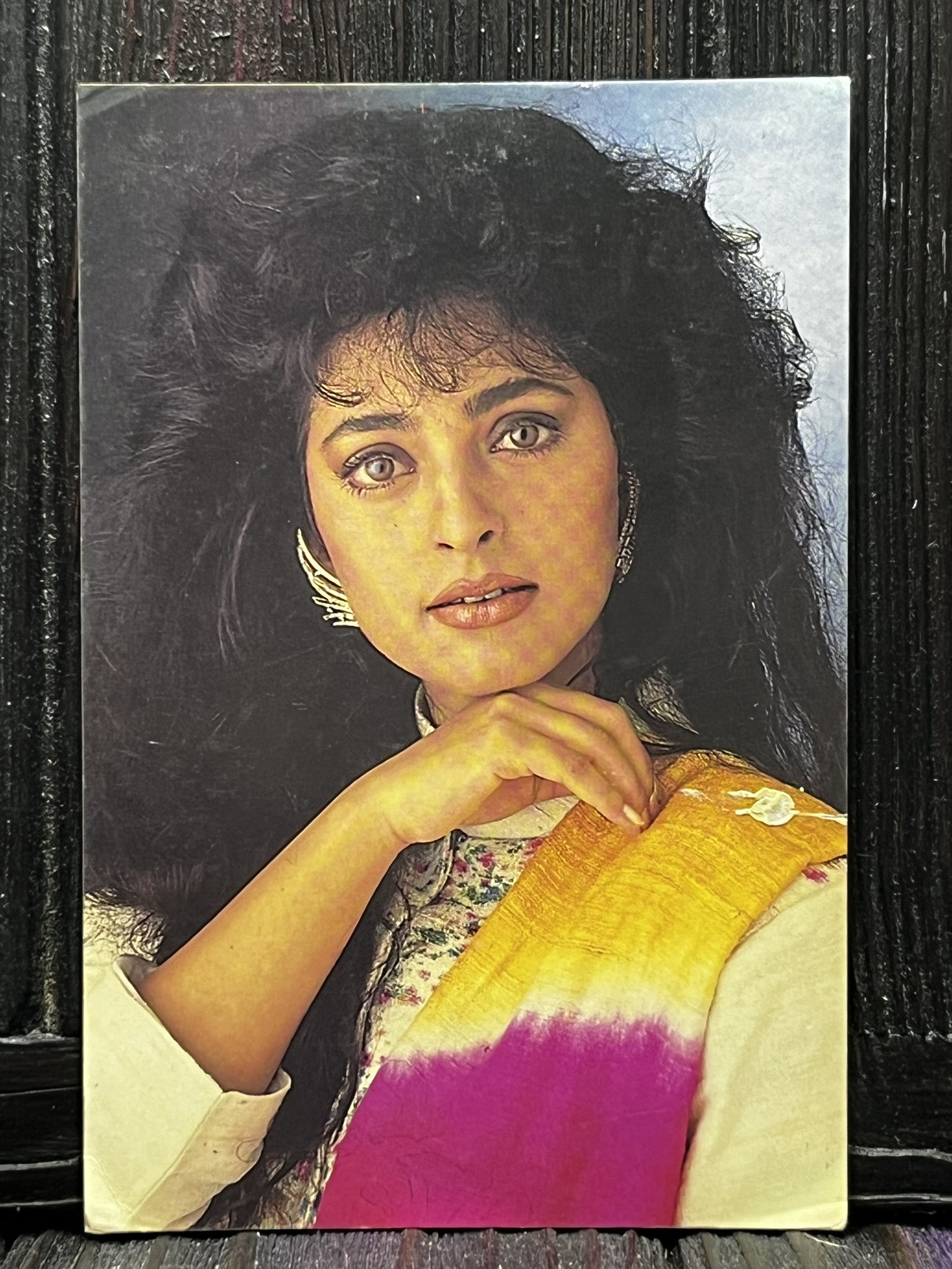 Juhi Chawla * Vintage Bollywood Postcard * (Venus) (239)