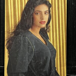 Juhi Chawla * Vintage Bollywood Postcard * (RS) (PC-985)