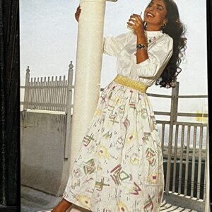 Juhi Chawla * Vintage Bollywood Postcard * (BAP) (1130)