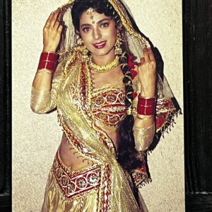 Juhi Chawla * Vintage Bollywood Postcard * (BAP) (2586)