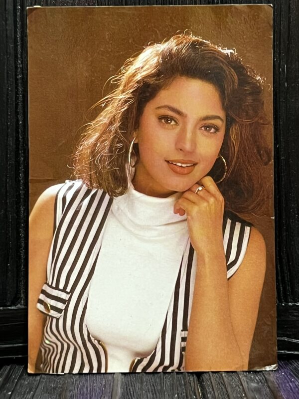 Juhi Chawla * Vintage Bollywood Postcard * (RUBY) (180)