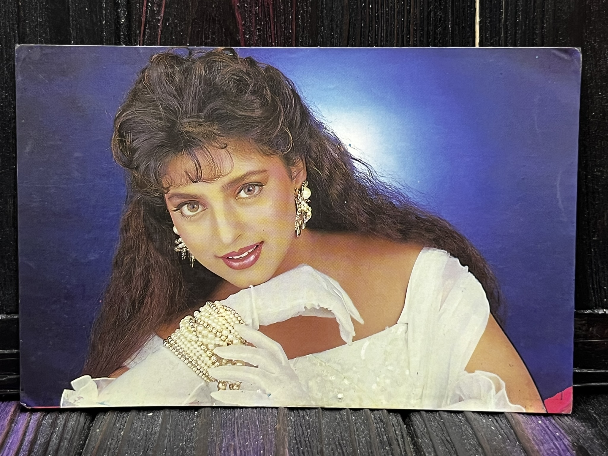 Juhi Chawla * Vintage Bollywood Postcard * (UC) (WN)