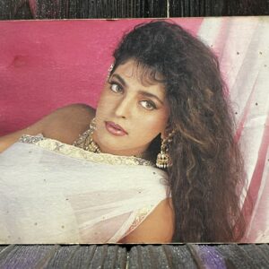 Juhi Chawla * Vintage Bollywood Postcard * (RS) (2482) (PC-1300)