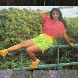 Juhi Chawla * Vintage Bollywood Postcard * (BAP) (485)