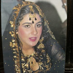 Amrita Singh * Vintage Bollywood Postcard * (Ruby) (324)