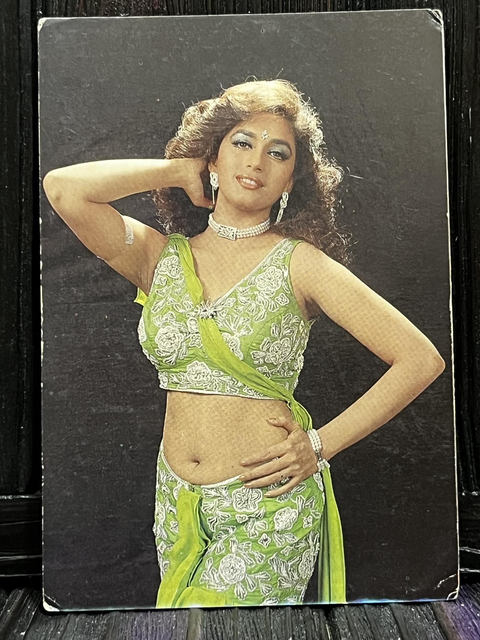 Madhuri Dixit * Vintage Bollywood Postcard * (NCC) (3288)