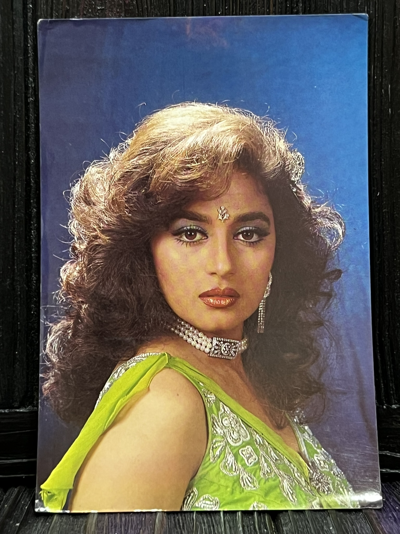 Madhuri Dixit * Vintage Bollywood Postcard * (BAP) (2197)