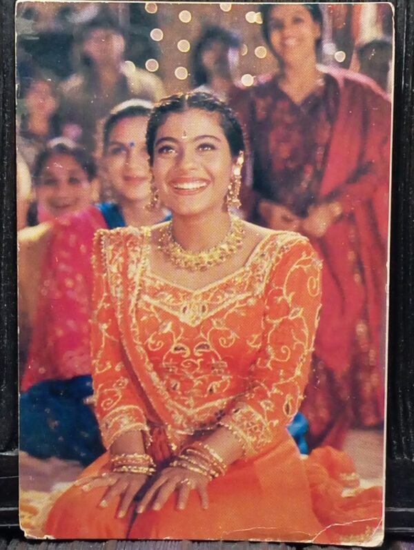 Kajol Devgn * Vintage Bollywood Postcard * (jAIN) (1587)