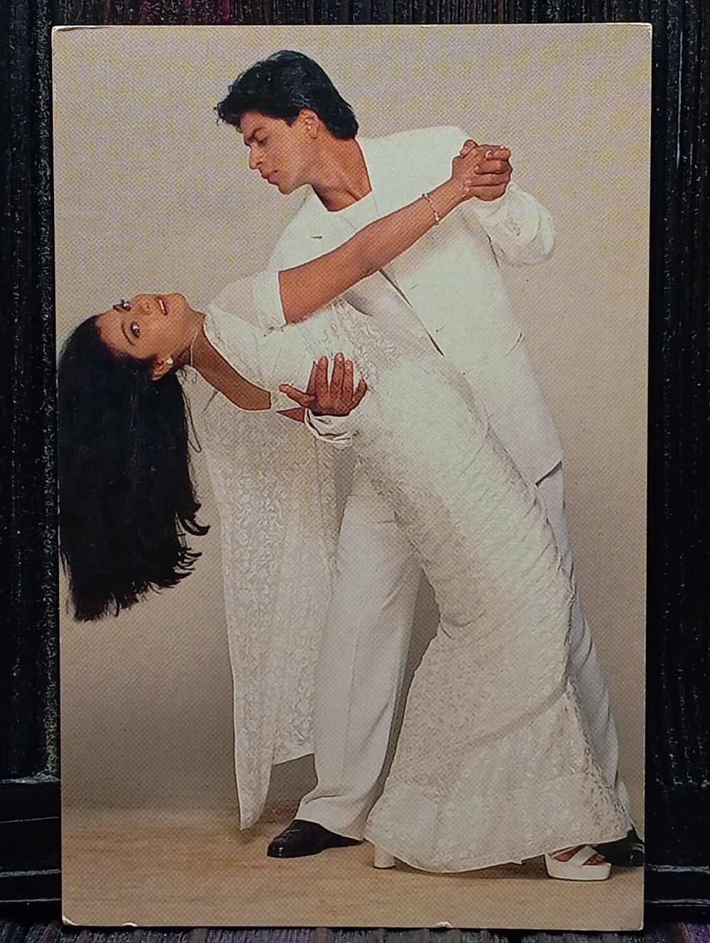 Kajol Devgn Shahrukh Khan * Vintage Bollywood Postcard * (NCC) (WN)