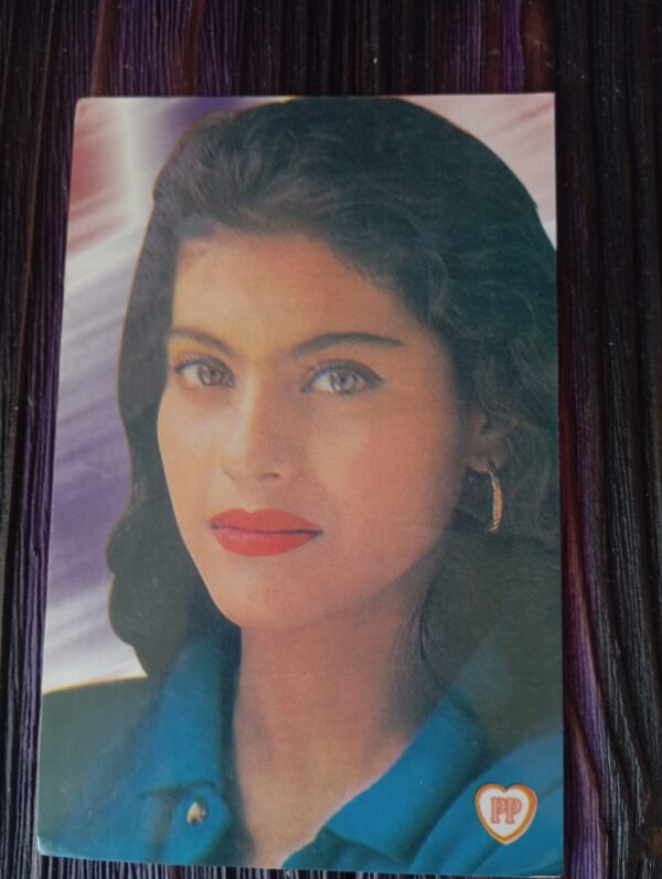 Kajol Devgn * Vintage Bollywood Postcard * (Premi) (WN)