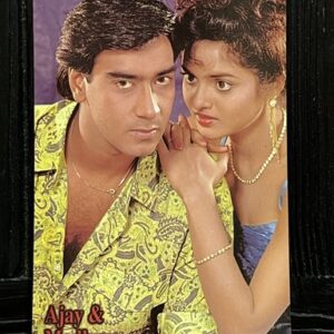 Madhoo Ajay Devgn * Vintage Bollywood Postcard * (UC) (WN)