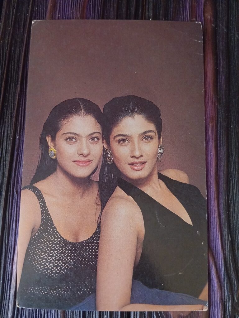 Kajol Raveena Tandon * Rare Bollywood Postcard * (BAP) (WN)