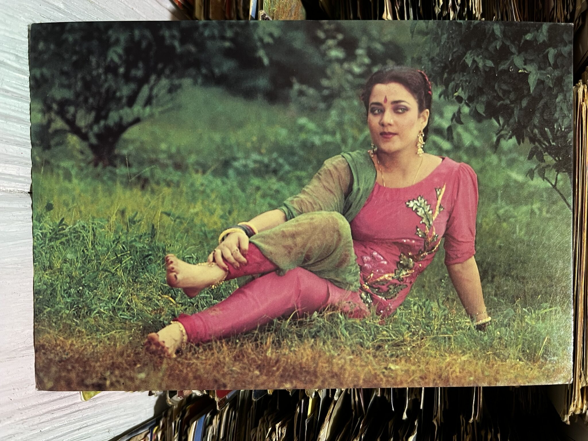 Mandakini * Vintage Bollywood Postcard * (Venus) (f 171)