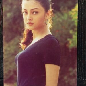 Aishwarya Rai Bachchan * Vintage Bollywood Postcard * (UC) (WN)