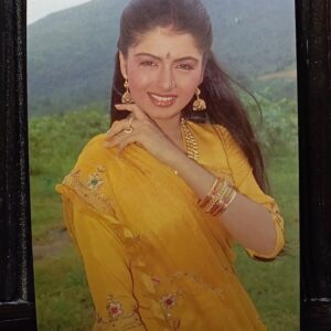 Bhagyashree Patwardhan * Vintage Bollywood Postcard * (Ruby) (325)