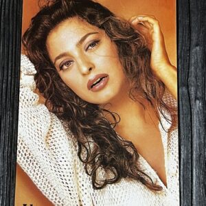 Juhi Chawla * Vintage Bollywood Postcard * (UC) (WN)