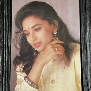 Madhuri Dixit * Vintage Bollywood Postcard * (BAP) (2111)