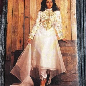 Madhuri Dixit * Vintage Bollywood Postcard * (RS) (PC-1828)