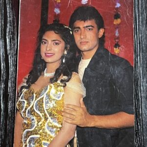 Juhi Chawla Aamir Khan * Vintage Bollywood Postcard * (RC) (PC 1147)