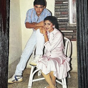 Juhi Chawla Aamir Khan * Vintage Bollywood Postcard * (BAP) (1090)