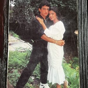 Juhi Chawla Aamir Khan * Vintage Bollywood Postcard * (BAP) (1060)