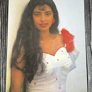 Juhi Chawla * Vintage Bollywood Postcard * (RC) (PC-935)