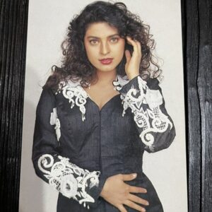 Juhi Chawla * Vintage Bollywood Postcard * (BAP) (PC 2346)