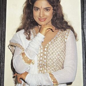 Juhi Chawla * Vintage Bollywood Postcard * (PC) (PC 2597)