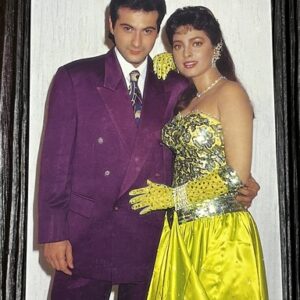 Juhi Chawla Sanjay Kapoor * Vintage Bollywood Postcard * (PS) (PC 2072)
