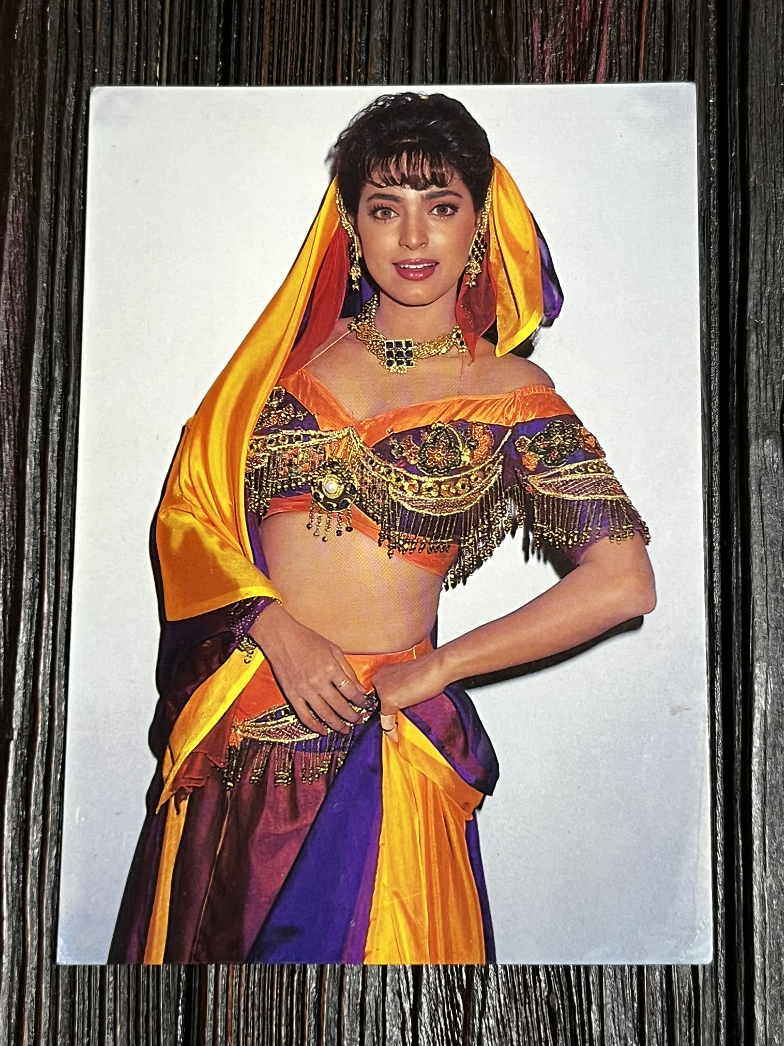 Juhi Chawla * Vintage Bollywood Postcard * (PS) (PC 2160)