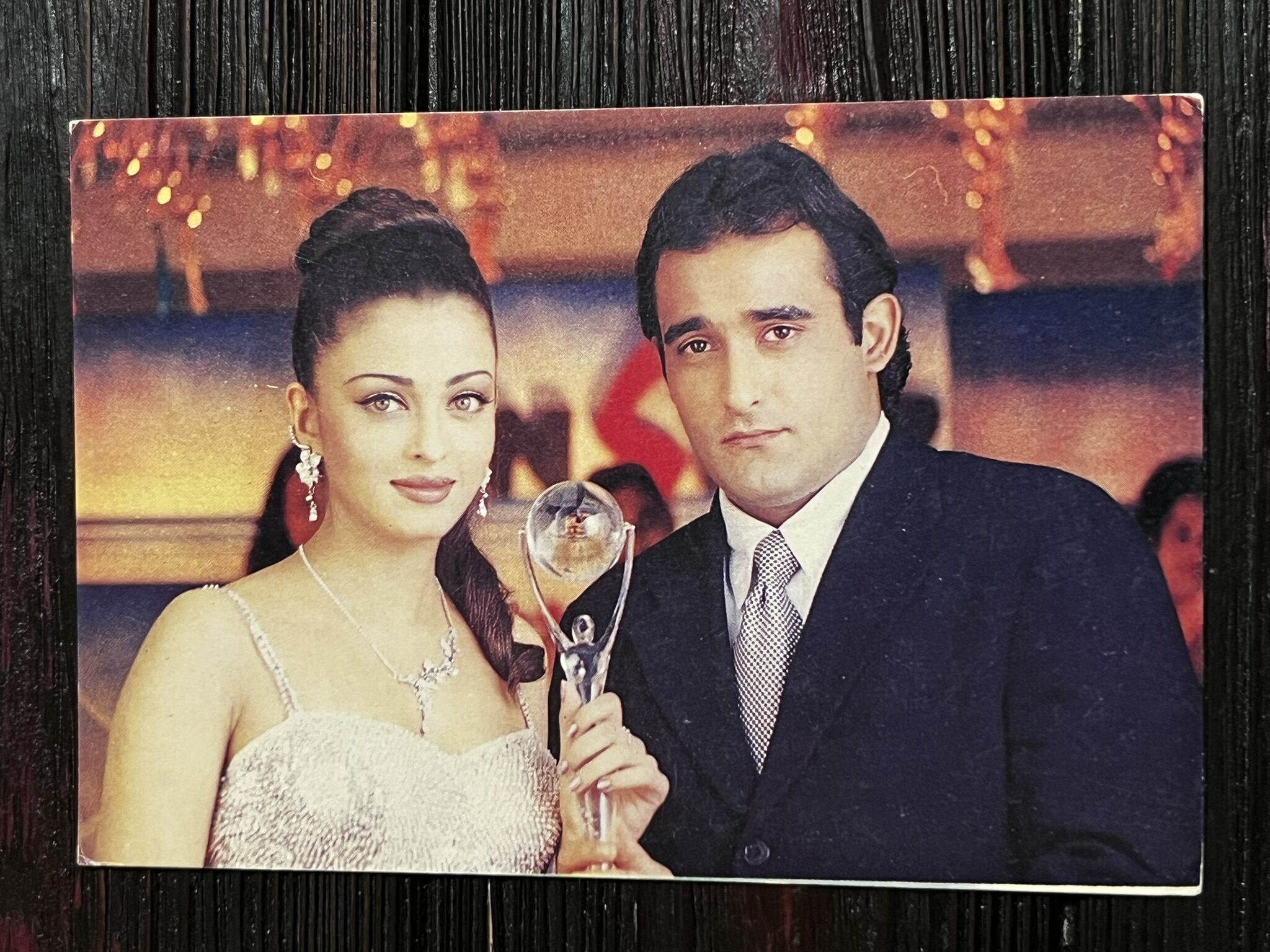 Aishwarya Rai Bachchan Akshay Khanna* Vintage Bollywood Postcard * (Tiki) (WN)