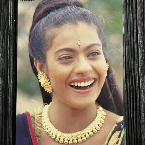 Kajol Devgn * Vintage Bollywood Postcard * (Nayab) (WN)