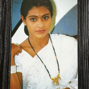 Kajol Devgn * Vintage Bollywood Postcard * (Nayab) (WN)