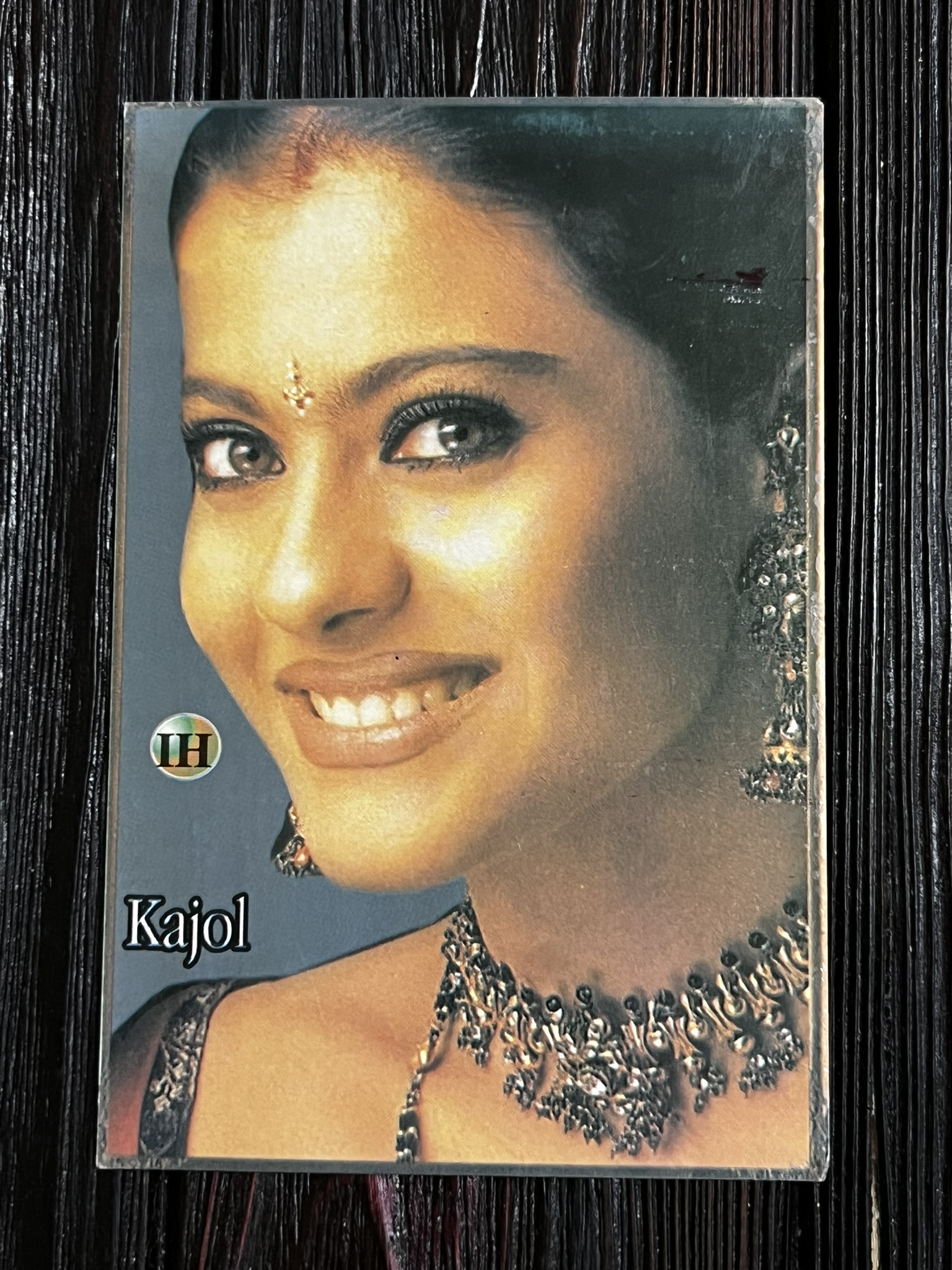 Kajol Devgn * Vintage Bollywood Postcard * (Premi) (WN)