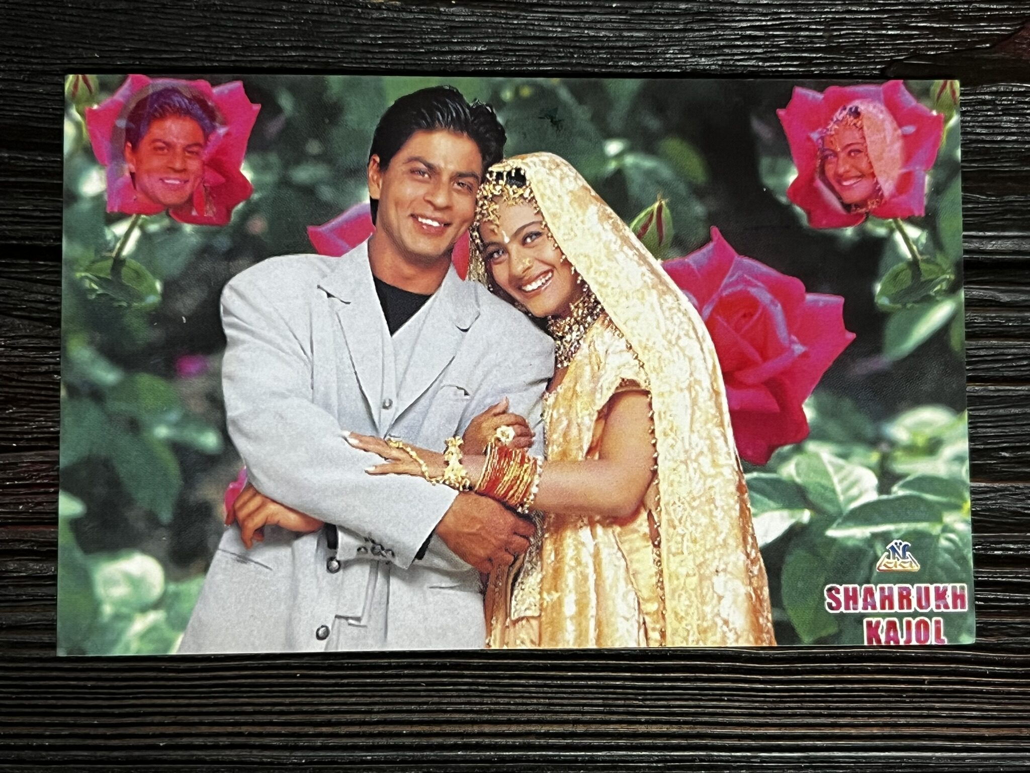 Kajol Devgn Shah Rukh Khan * Vintage Bollywood Postcard * (Nayab) (WN)